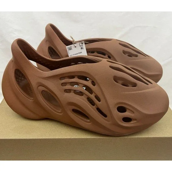 Adidas Yeezy Foam RNNR Runner Clay Red Flax Shoes Sandals HP5335 Size 10 - Picture 1 of 8